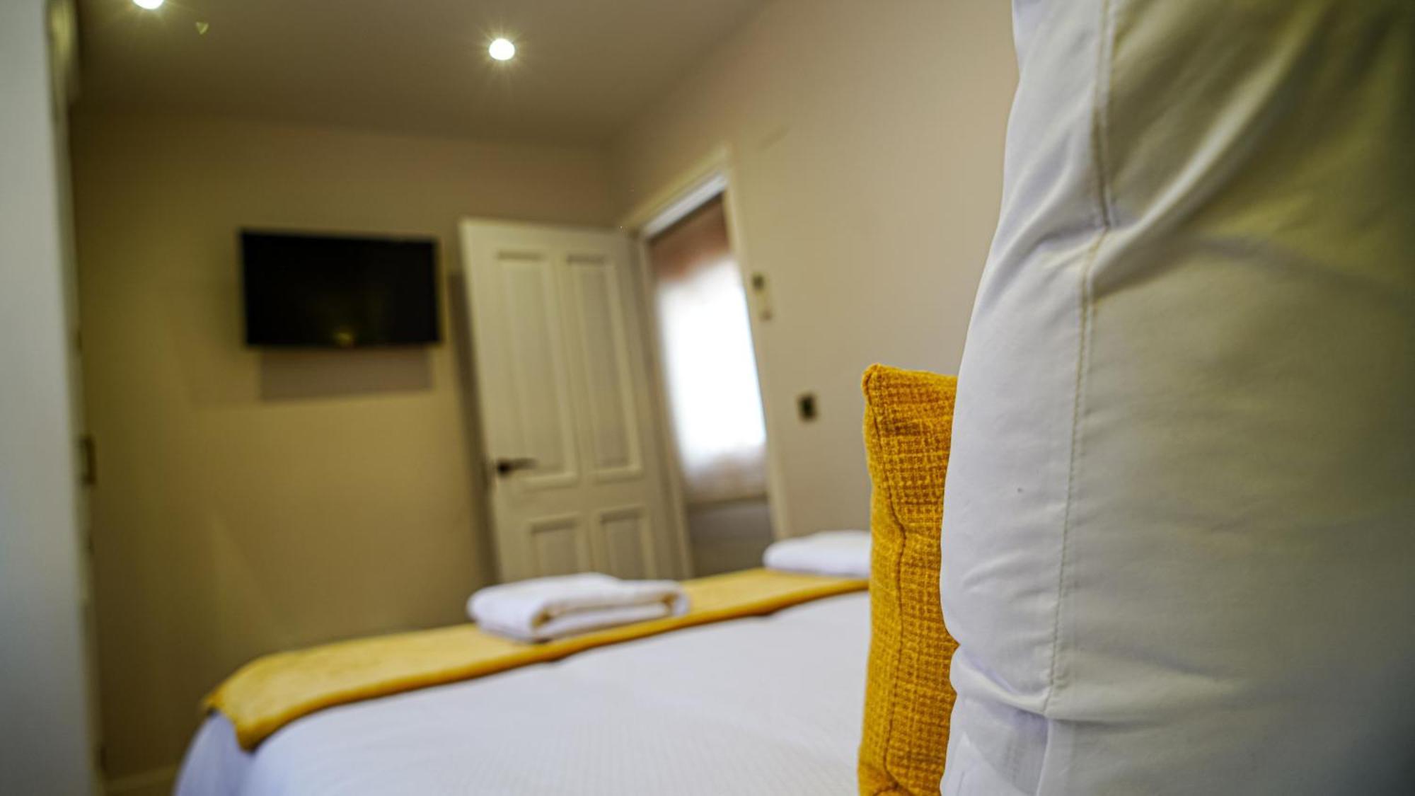 Apartamentos Puente Romano Suites Mérida Kültér fotó