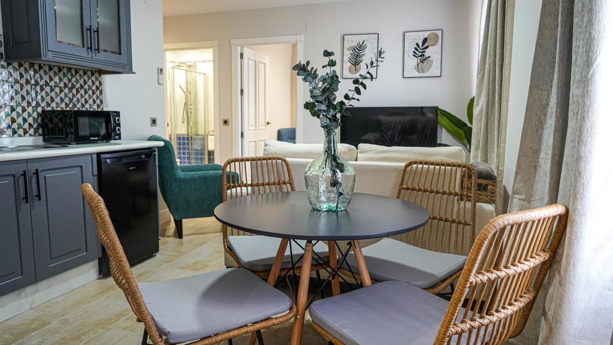 Apartamentos Puente Romano Suites Mérida Kültér fotó