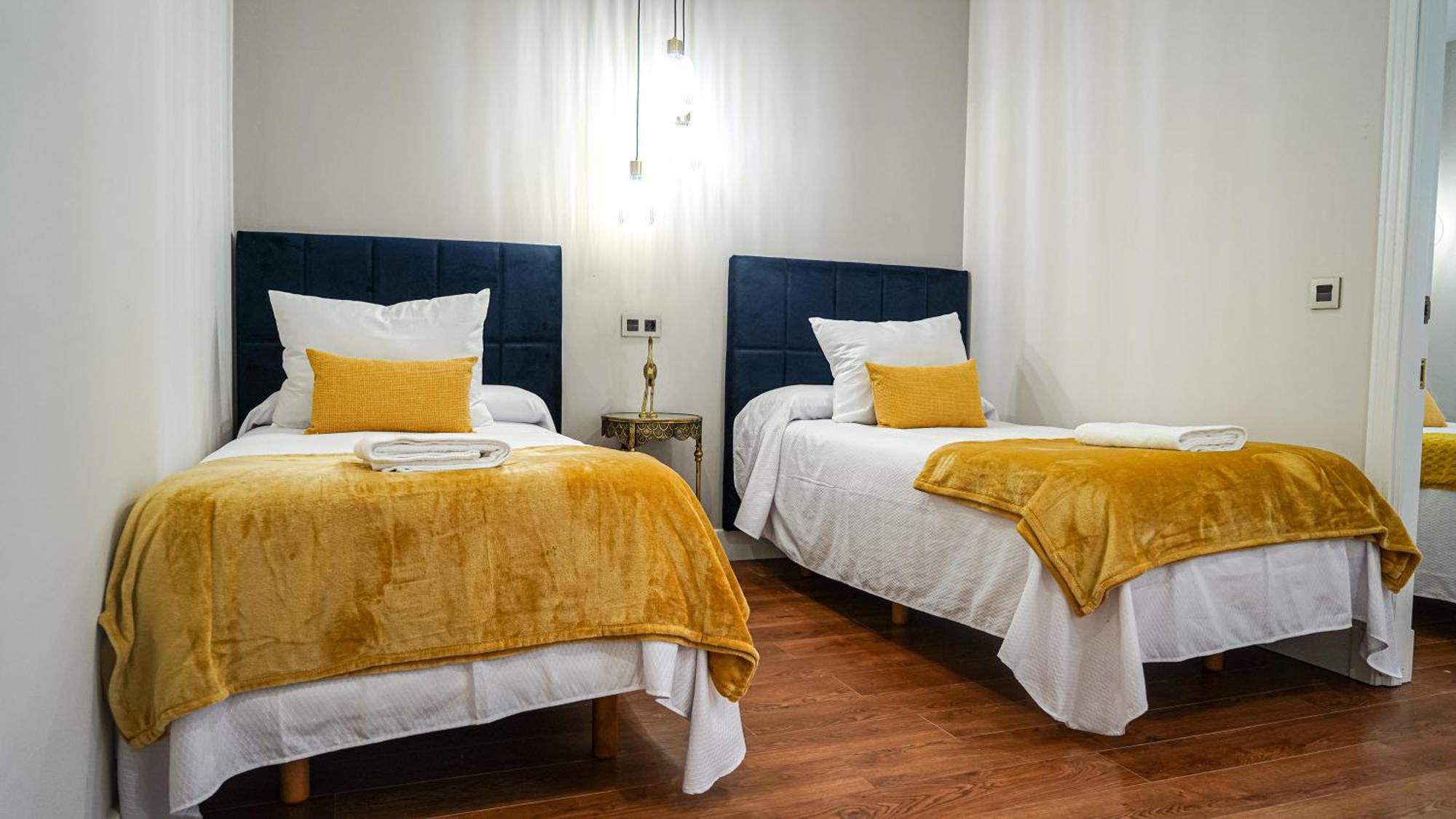 Apartamentos Puente Romano Suites Mérida Kültér fotó