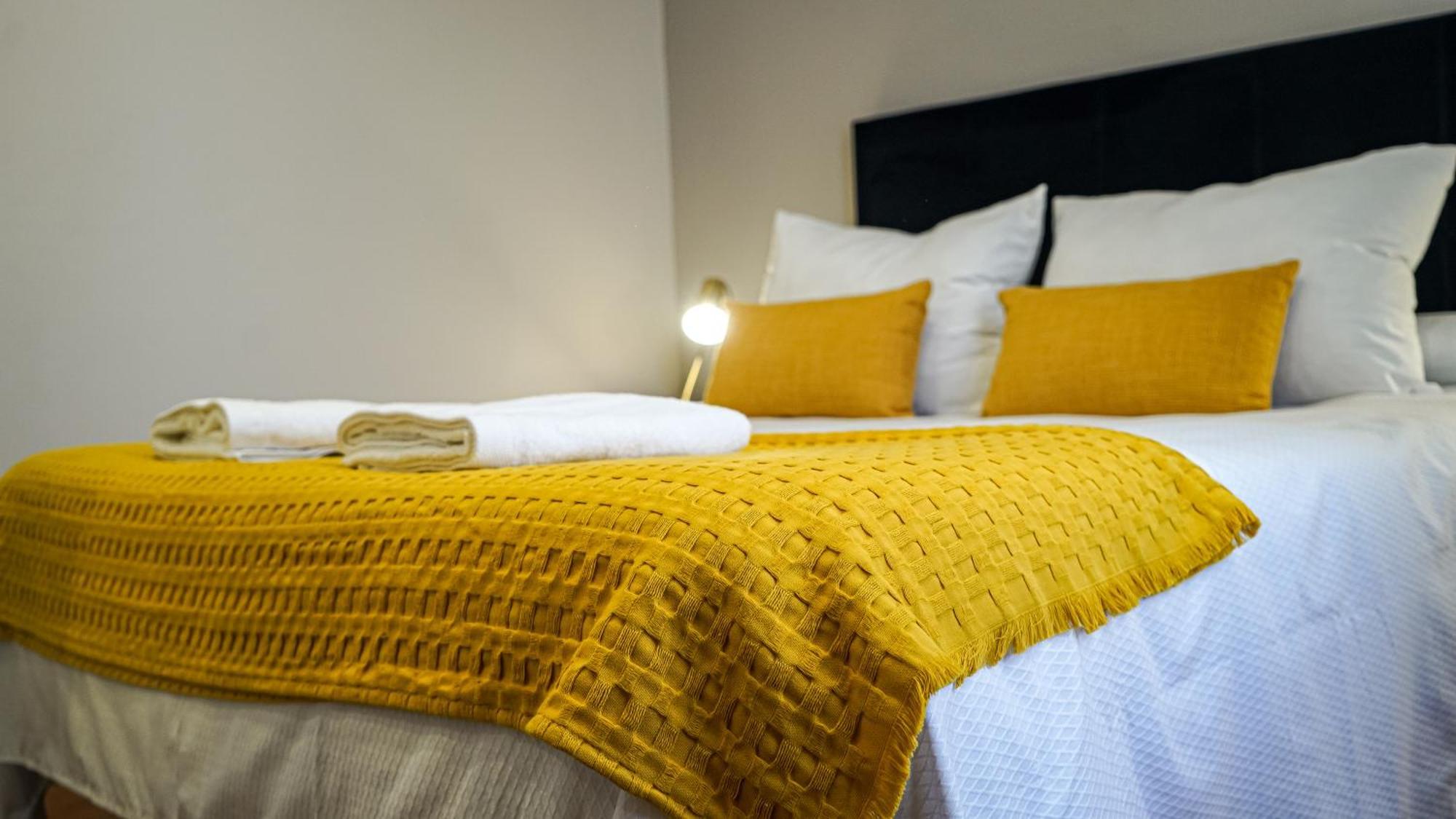Apartamentos Puente Romano Suites Mérida Kültér fotó
