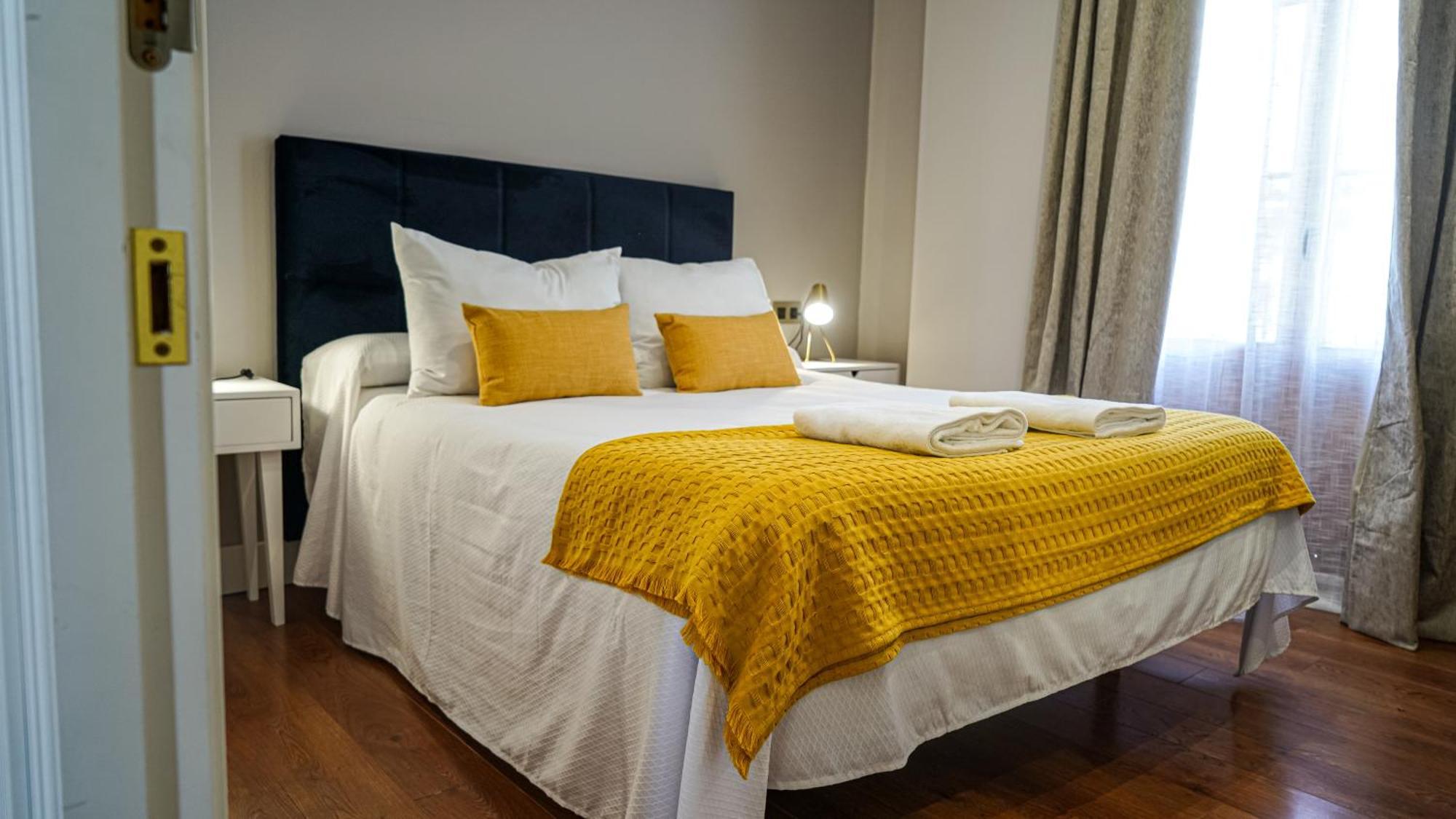 Apartamentos Puente Romano Suites Mérida Kültér fotó