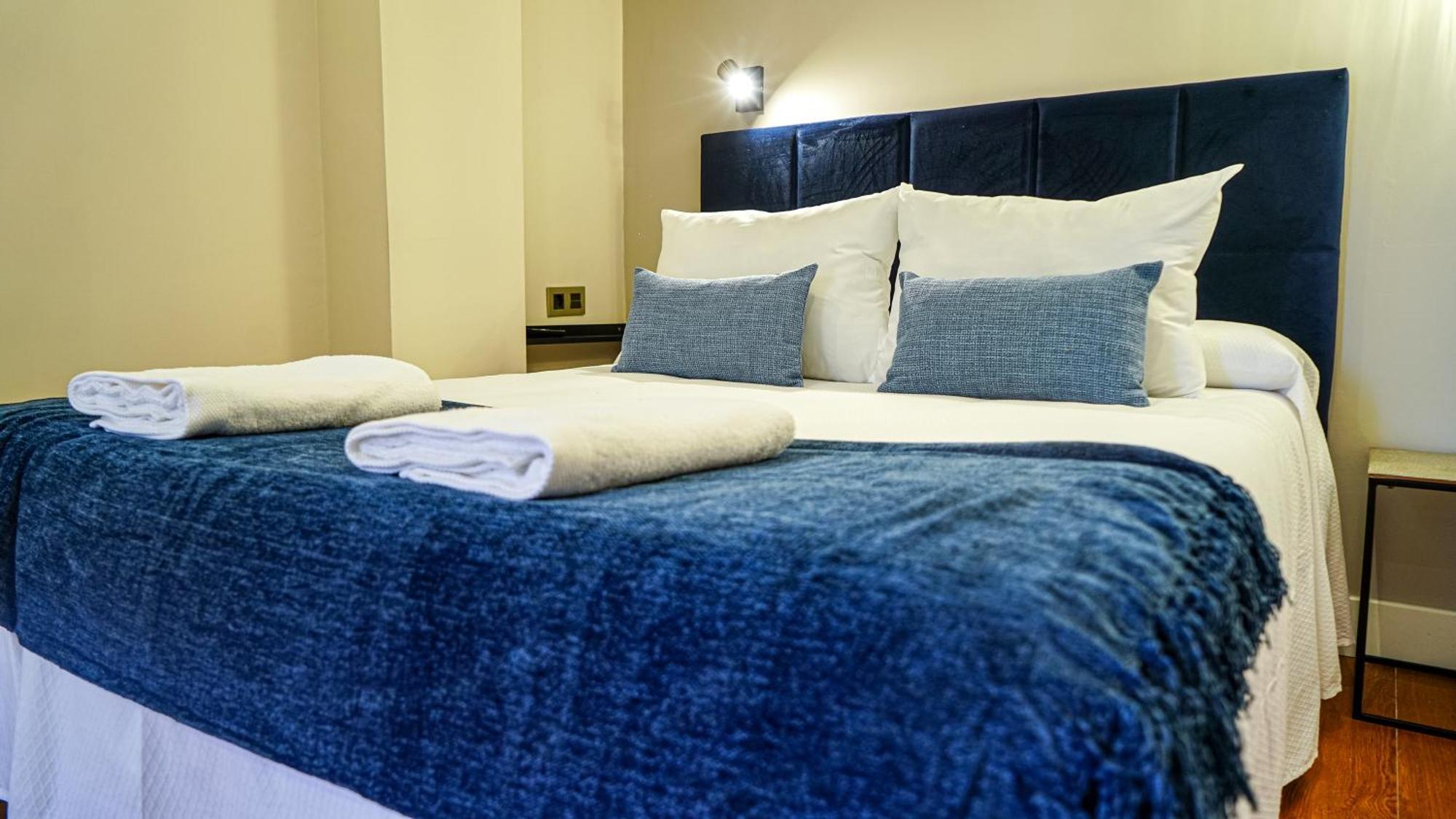 Apartamentos Puente Romano Suites Mérida Kültér fotó
